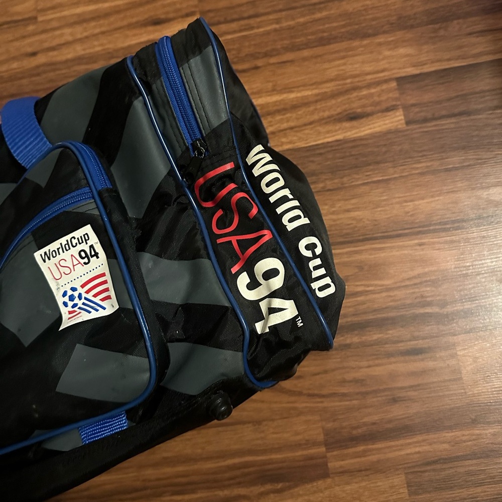 VTG 1994 World Cup USA Soccer Large Duffel Bag - Picture 3 of 15